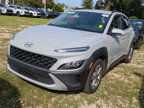 Used 2023 Hyundai Kona SEL FWD image 2