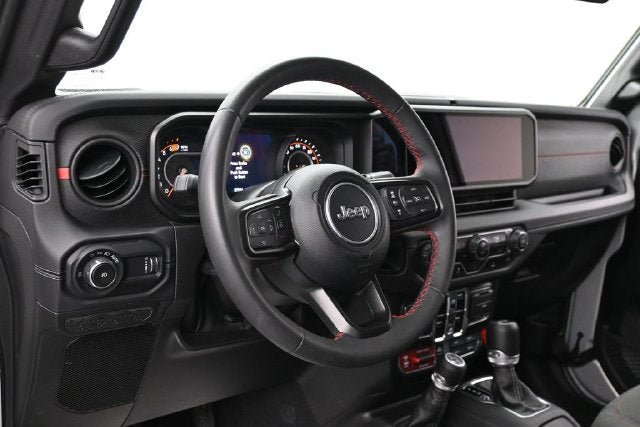 Used 2024 Jeep Wrangler Unlimited Rubicon AWD/4WD image 17