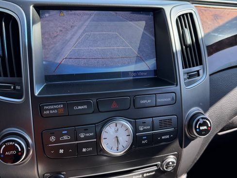 Used 2012 Hyundai Equus Signature RWD image 21