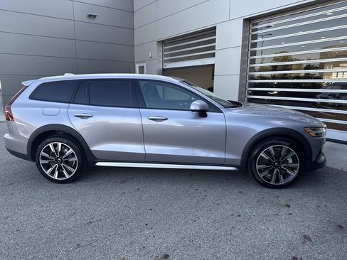Used 2026 Volvo V60 B5 Cross Country Ultra w/ Climate Package AWD/4WD image 8