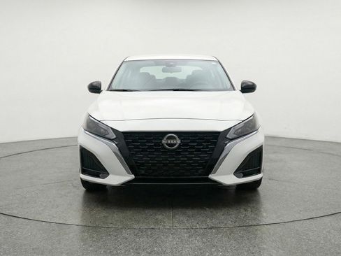 Used 2025 Nissan Altima 2.5 SV image 2