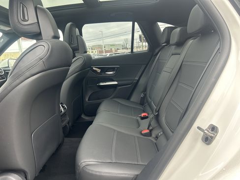 Used 2025 Mercedes-Benz GLC 300 4MATIC w/ Driver Assistance Package image 32