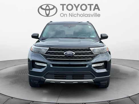 Used 2022 Ford Explorer XLT w/ Equipment Group 202A AWD/4WD image 8