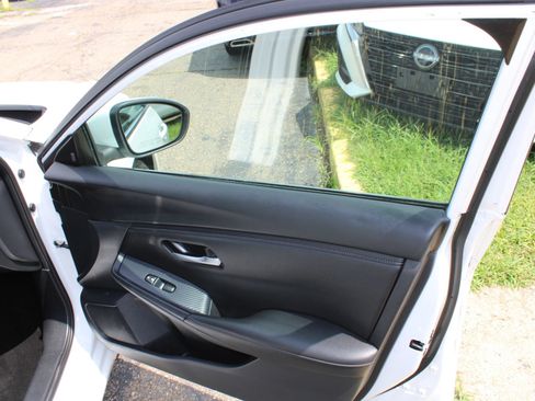 Used 2024 Nissan Sentra SV FWD image 22