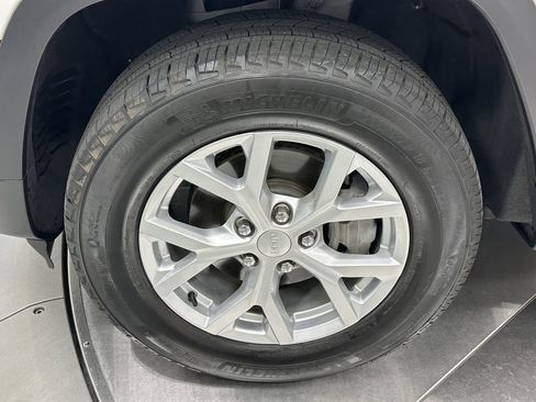 Used 2023 Jeep Grand Cherokee Limited w/ Trailer Tow Prep Group (B) image 12