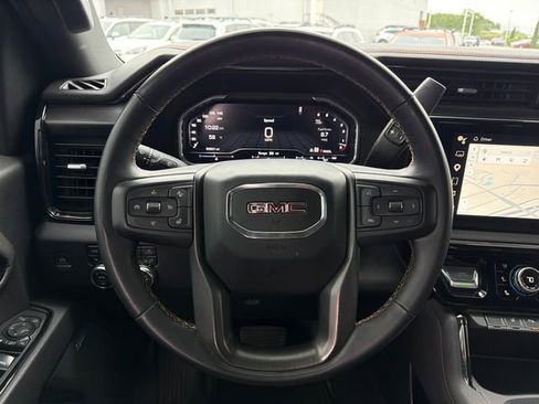 Used 2024 GMC Sierra 2500 AT4 w/ Technology Package AWD/4WD image 10