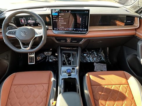 New 2026 Volkswagen Tiguan SEL R-Line image 10