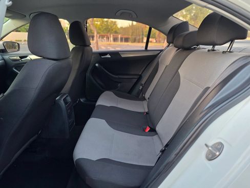 Used 2018 Volkswagen Jetta S FWD image 9