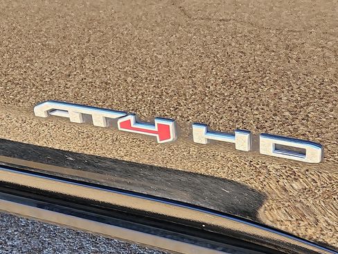 Used 2024 GMC Sierra 2500 AT4 w/ AT4 Premium Plus Package image 9