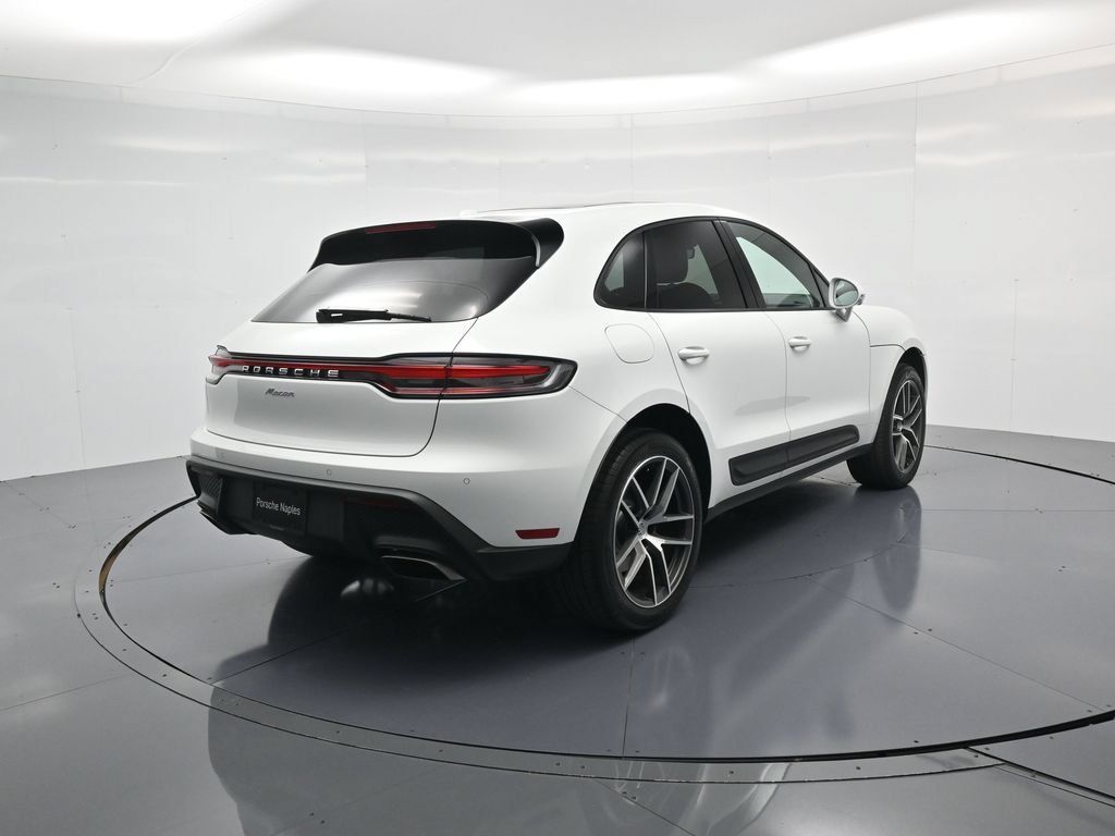 Certified 2026 Porsche Macan AWD/4WD image 30