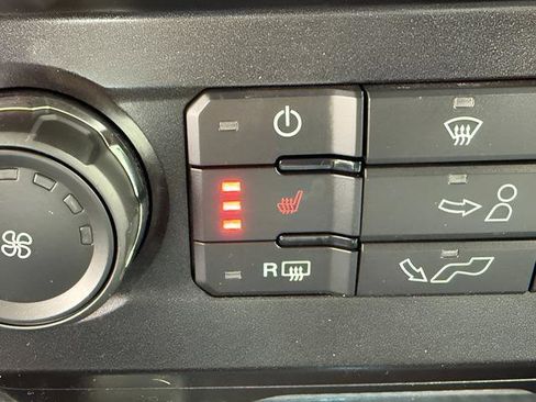 Used 2020 Ford F150 XLT w/ Equipment Group 302A Luxury AWD/4WD image 12