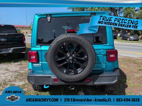 Used 2024 Jeep Wrangler Unlimited Sahara w/ Safety Group AWD/4WD image 5