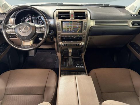 Used 2020 Lexus GX 460 Premium w/ Premium Package AWD/4WD image 16