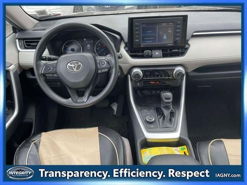 Used 2021 Toyota RAV4 XLE w/ Convenience Package image 13