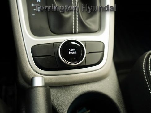 Certified 2024 Hyundai Venue SEL image 21