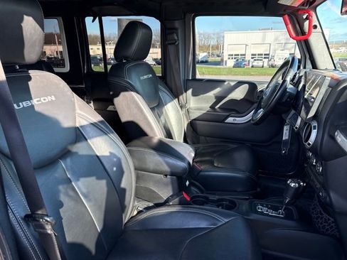 Used 2017 Jeep Wrangler Unlimited Rubicon AWD/4WD image 26