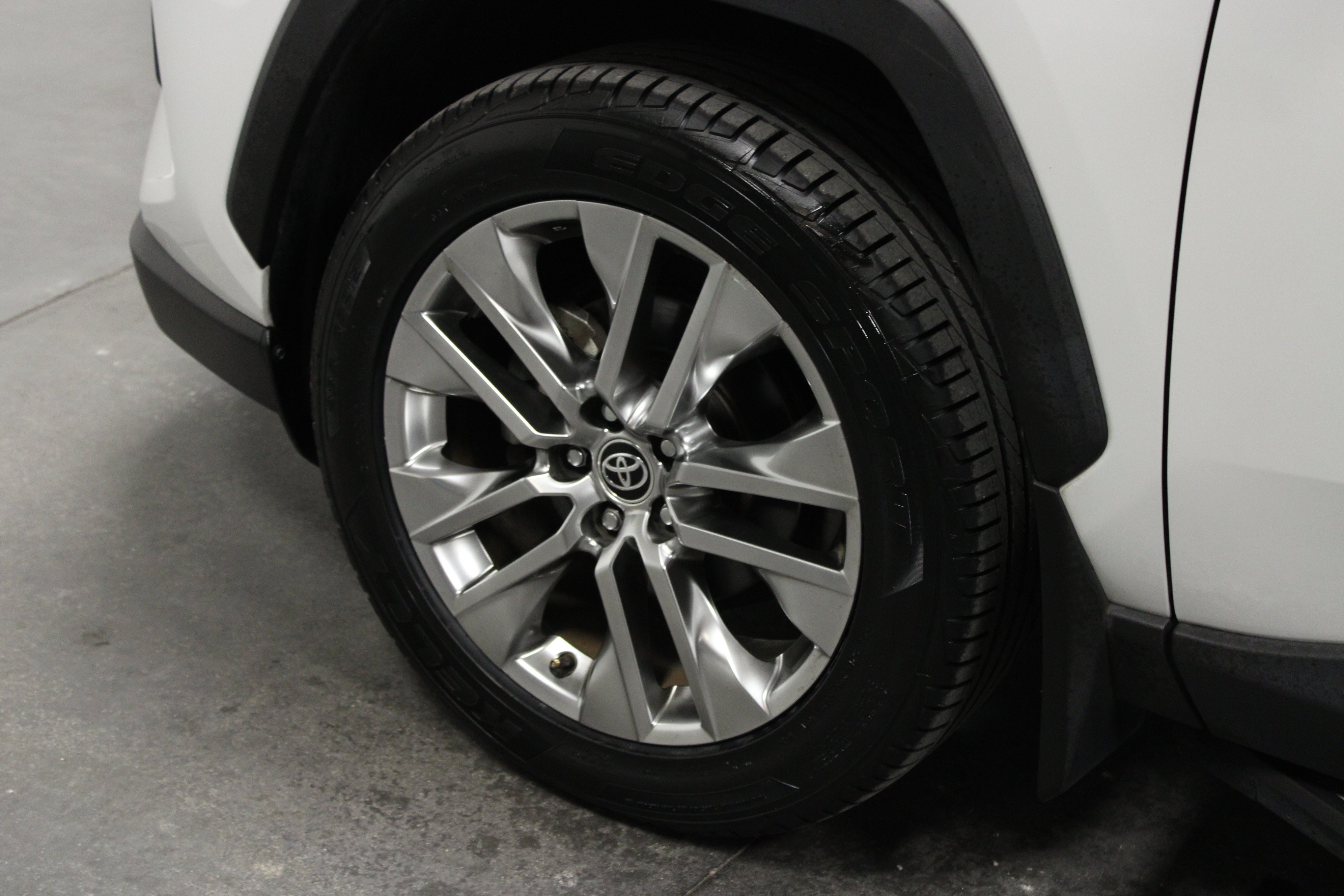 Used 2023 Toyota RAV4 Limited FWD image 10