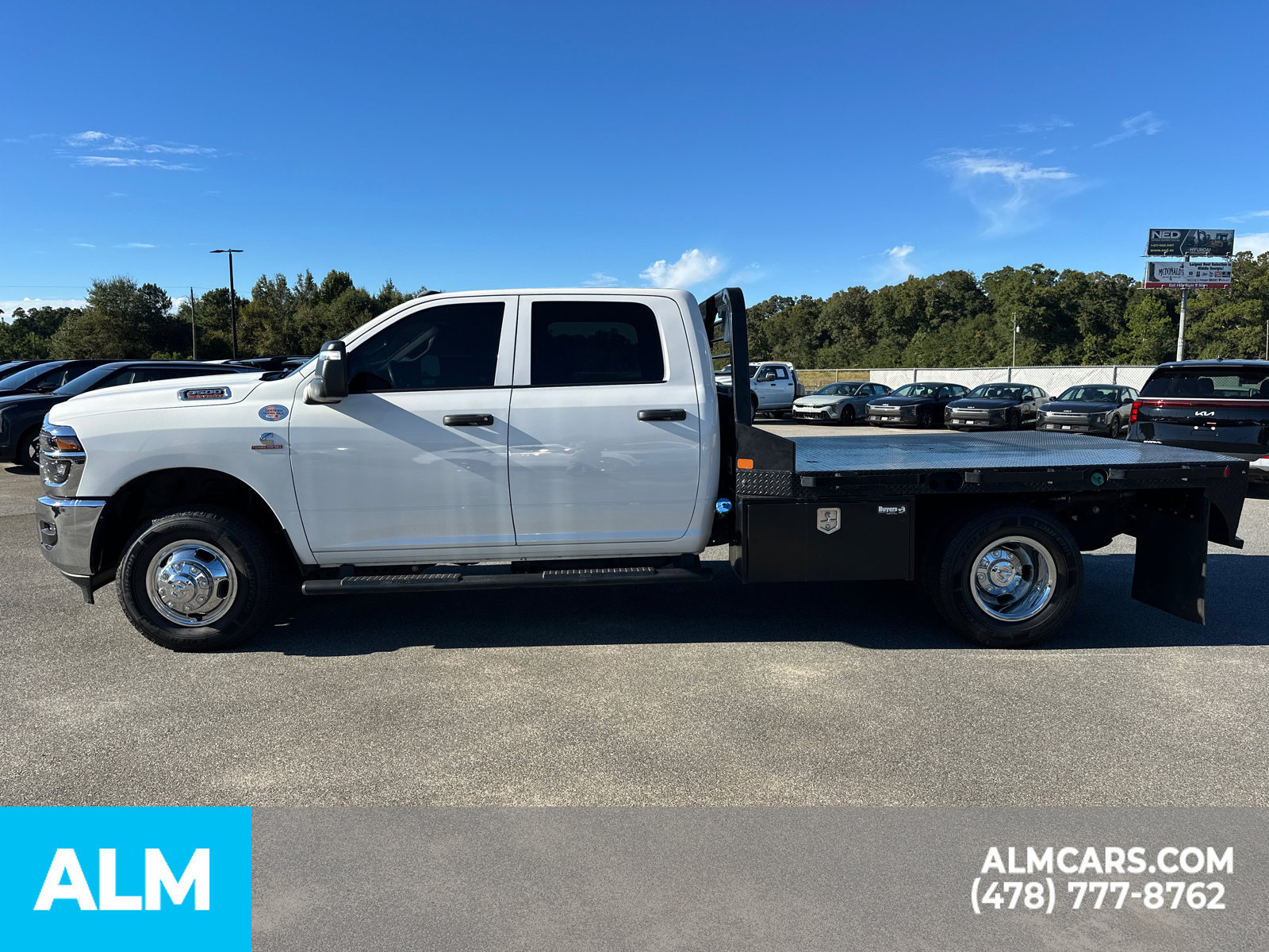 Used 2026 RAM 3500 Tradesman w/ Chrome Appearance Group A AWD/4WD image 9