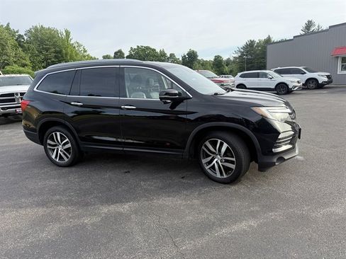 Used 2018 Honda Pilot Touring image 4