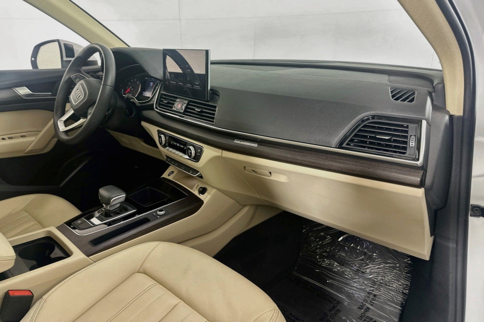 Used 2023 Audi Q5 2.0T Premium w/ Convenience Package AWD/4WD image 6
