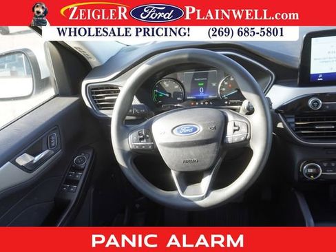 Used 2021 Ford Escape SE image 13