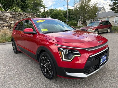 Certified 2024 Kia Niro LX FWD image 9