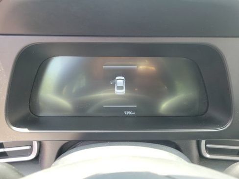 Certified 2024 Hyundai Elantra SE FWD image 19