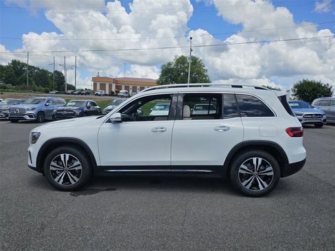 Used 2025 Mercedes-Benz GLB 250 image 4