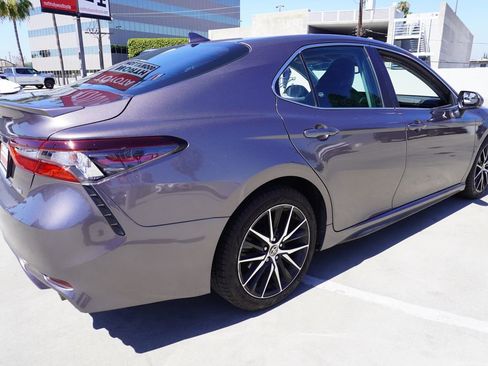 Used 2022 Toyota Camry SE w/ Convenience Package image 7