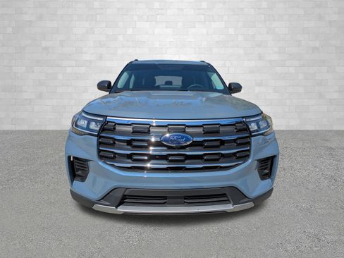 Used 2025 Ford Explorer Active image 6
