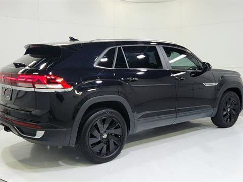 Used 2024 Volkswagen Atlas Cross Sport SE image 8