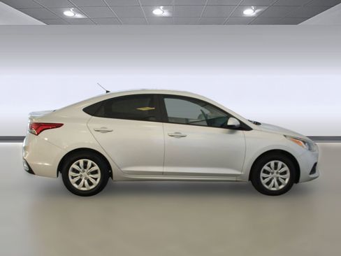Used 2022 Hyundai Accent SE image 7