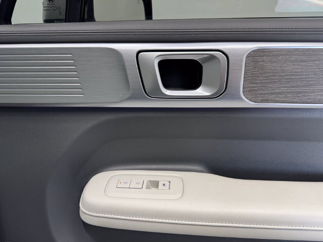 Used 2025 Hyundai Santa Fe Calligraphy FWD image 41