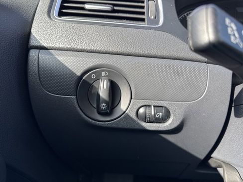 Used 2014 Volkswagen Jetta S image 19