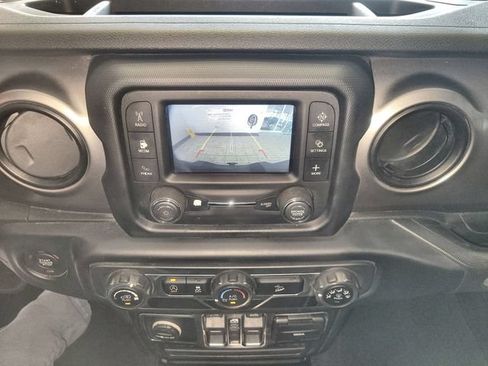 Used 2019 Jeep Wrangler Unlimited Sport S AWD/4WD image 17