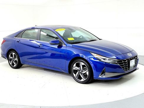 Used 2023 Hyundai Elantra Limited w/ Cargo Package FWD image 7