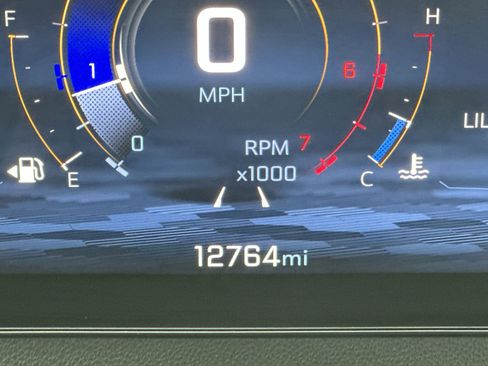 Used 2025 Chevrolet Traverse LT image 15