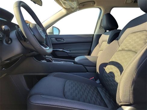 New 2025 Nissan Pathfinder SV image 27