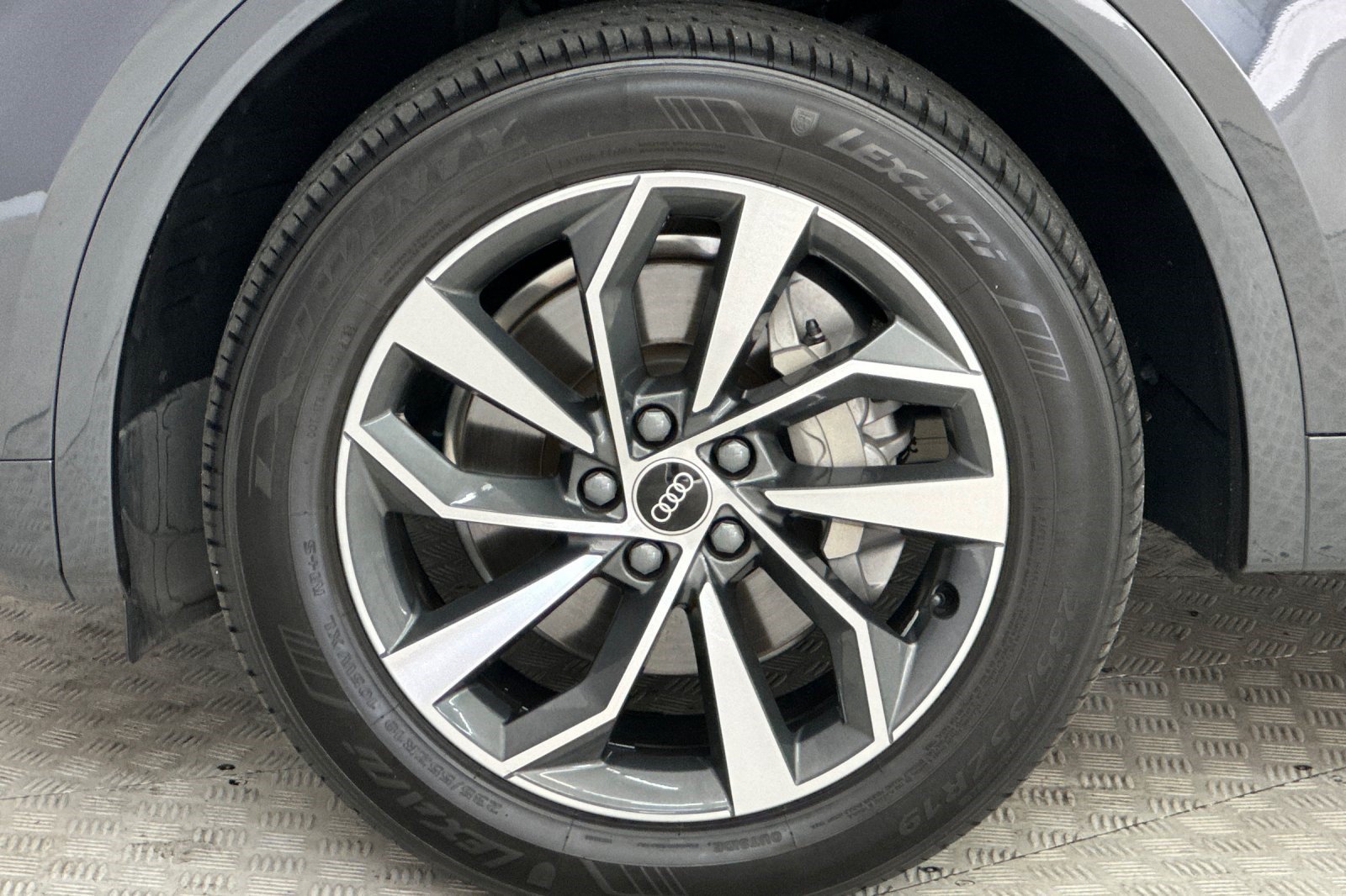 Used 2021 Audi Q5 2.0T Premium w/ Convenience Package AWD/4WD image 12