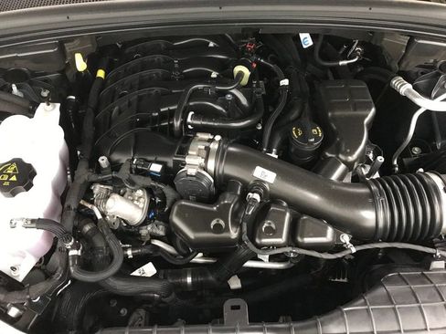 Used 2025 Jeep Grand Cherokee Limited image 36