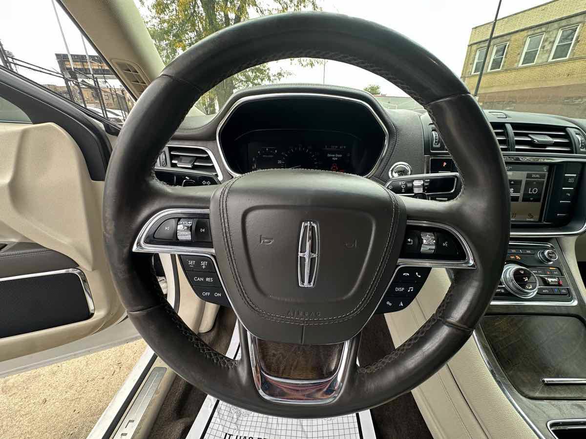 Used 2017 Lincoln Continental Select FWD image 12