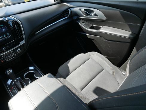 Used 2019 Chevrolet Traverse LT image 11