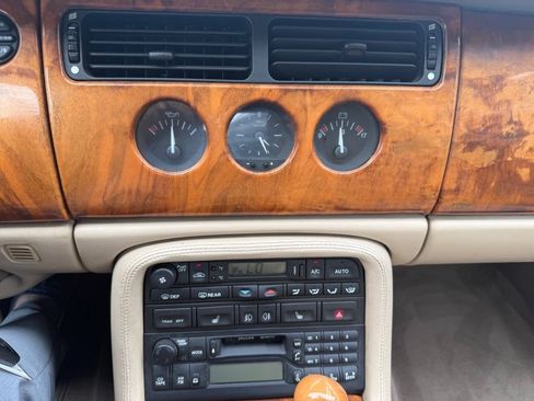 Used 2000 Jaguar XK8 Convertible RWD image 18