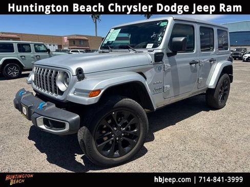 Used 2024 Jeep Wrangler Unlimited Sahara AWD/4WD image 1