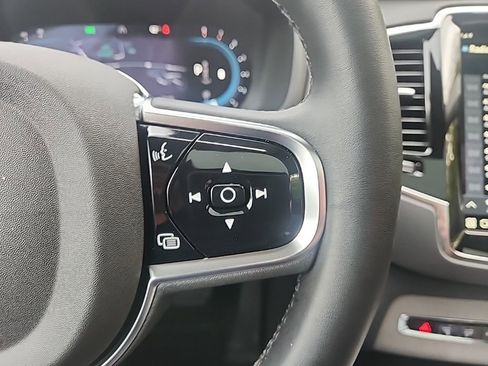Certified 2025 Volvo XC90 B6 Ultra w/ Protection Package AWD/4WD image 14