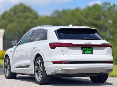 Used 2022 Audi e-tron Premium AWD/4WD image 9