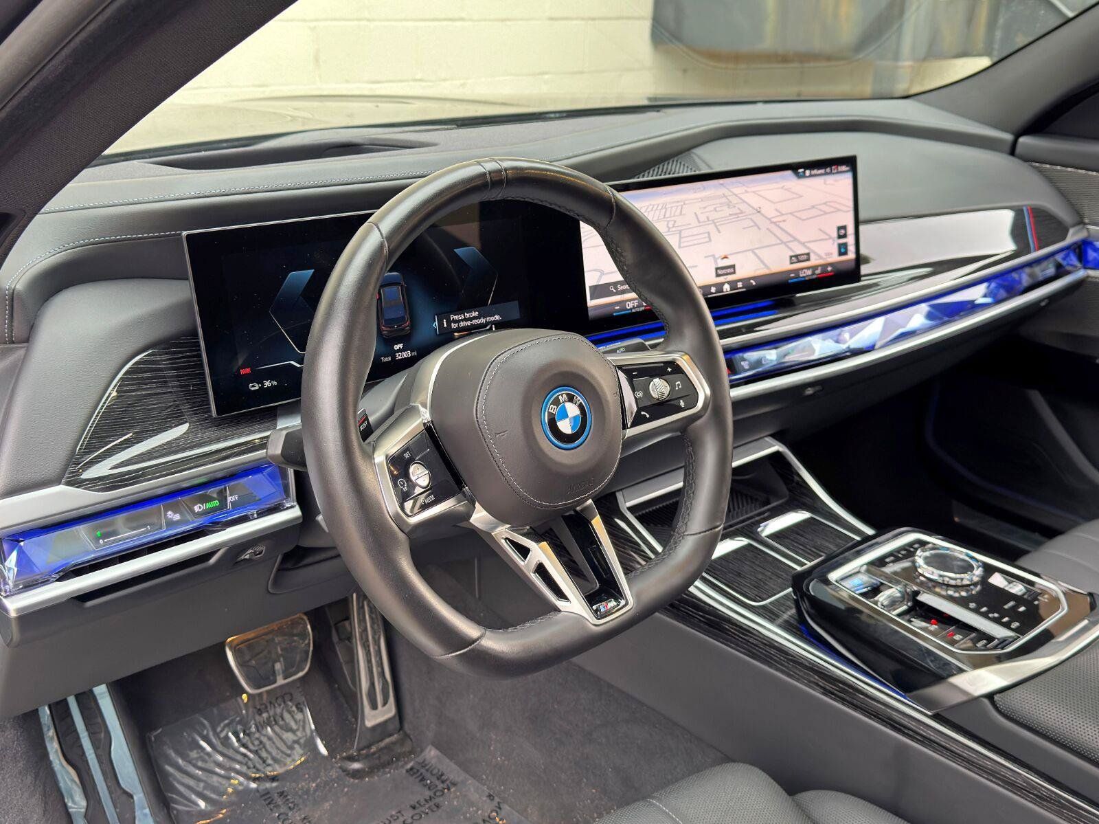 Used 2024 BMW i7 xDrive60 AWD/4WD image 14