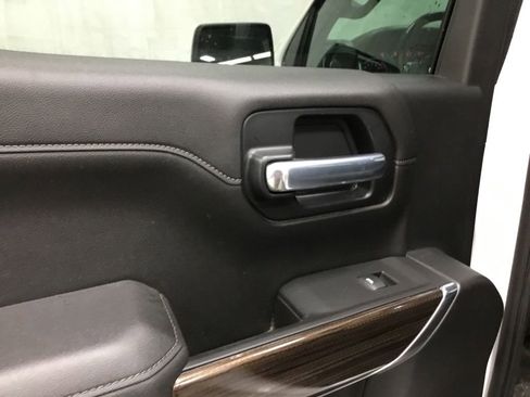 Used 2021 Chevrolet Silverado 1500 LT Trail Boss w/ Convenience Package II AWD/4WD image 13
