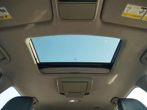 Used 2019 Honda Pilot Touring image 11