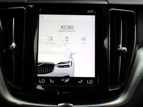 Used 2018 Volvo XC60 T5 Momentum w/ Vision Package image 29